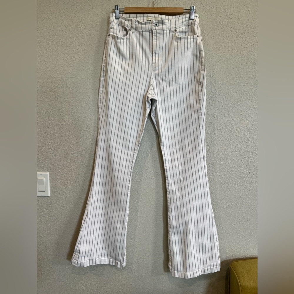 Chelsea & Violet flare pant white with charcoal stripes size 29